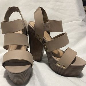 tan Aldo strappy chunk heels
